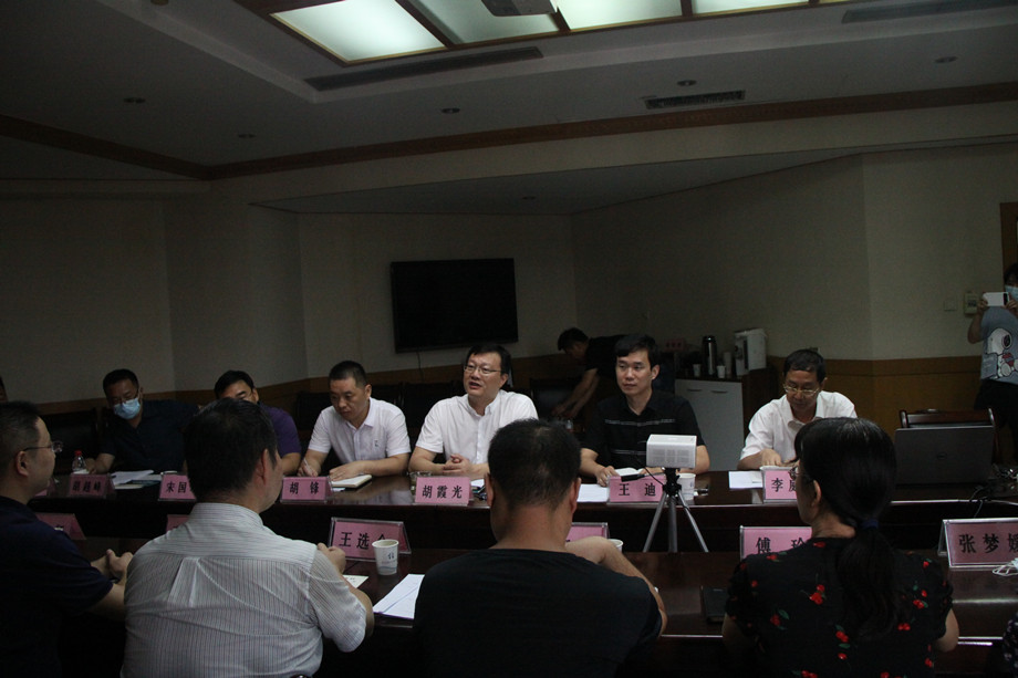《公路工程利用建筑垃圾技術規(guī)范》專家組到我公司調研