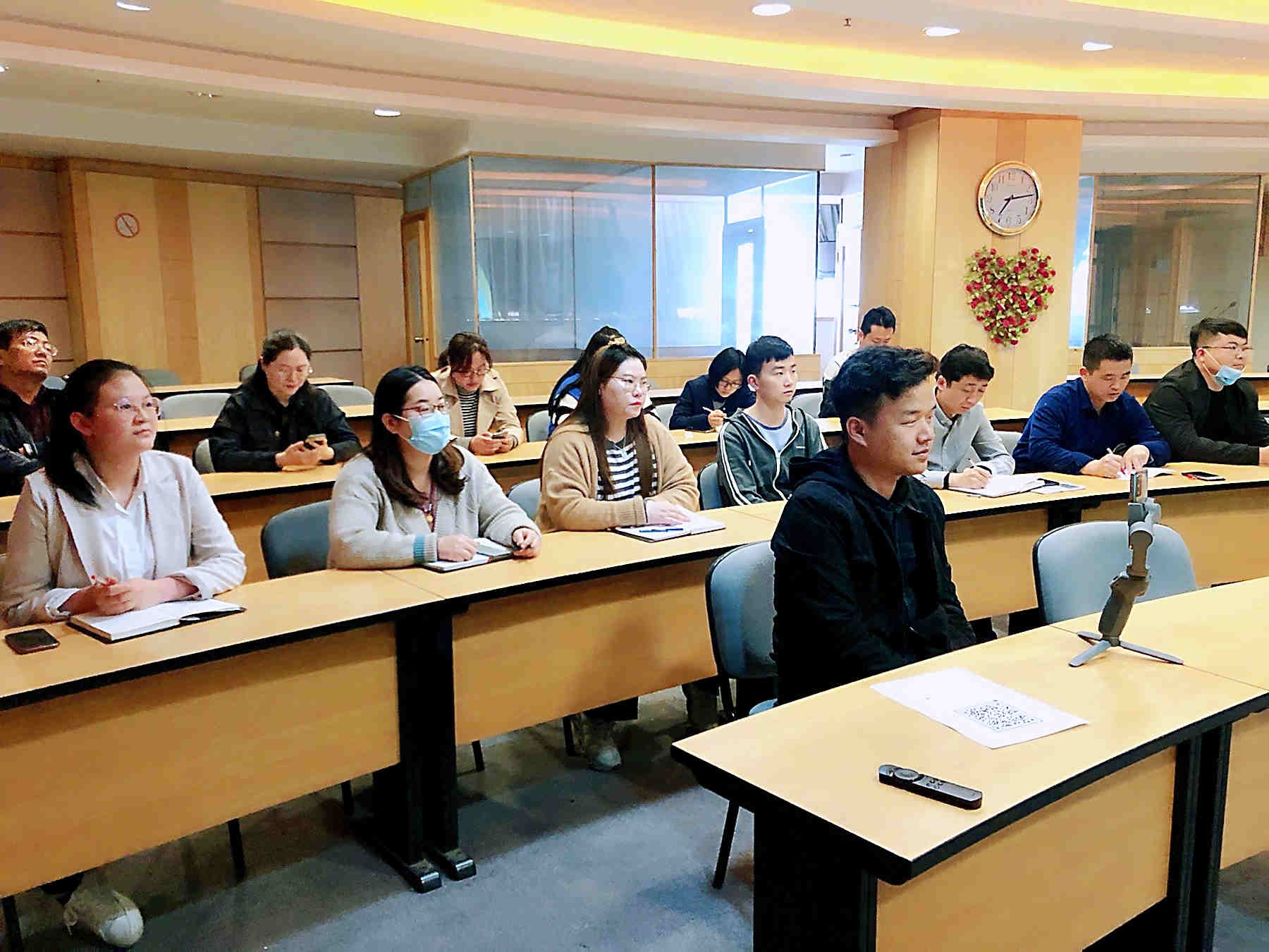 公司組織開展技術(shù)研發(fā)和質(zhì)量管控政策宣講會(huì)