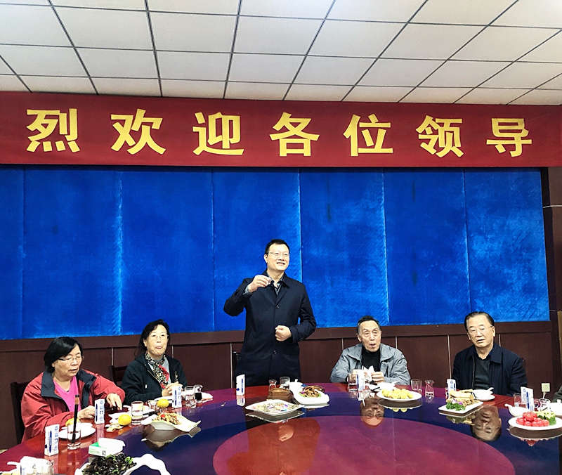 情暖重陽、共話發(fā)展——公司召開離退休老干部座談會