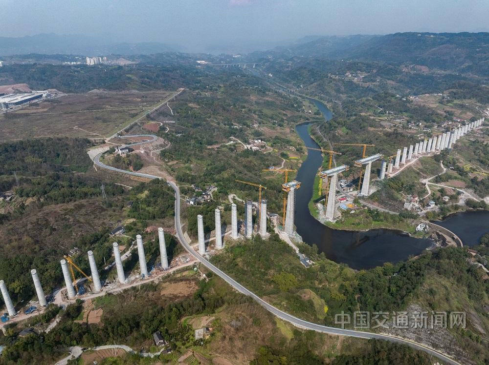 渝萬高鐵五步河雙線特大橋建設順利推進
