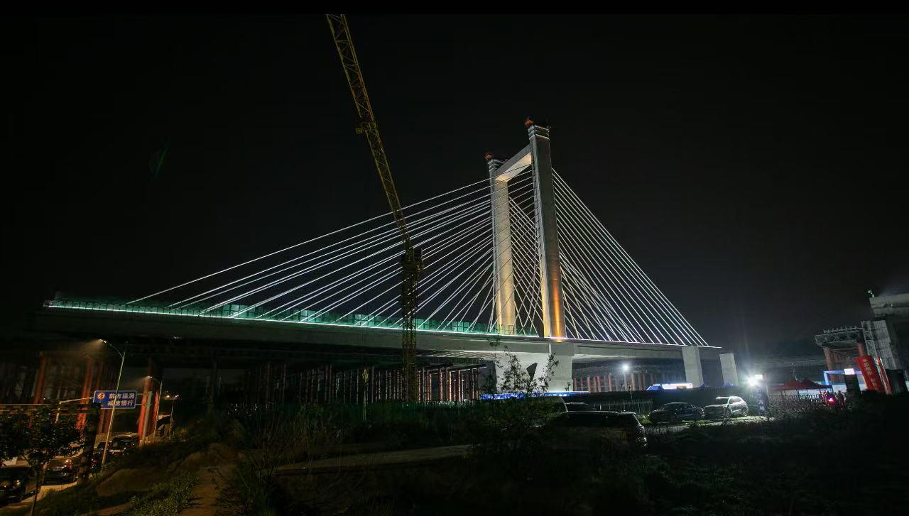 京港澳高速湖北北段改擴建項目鐵路交叉工程全部完工