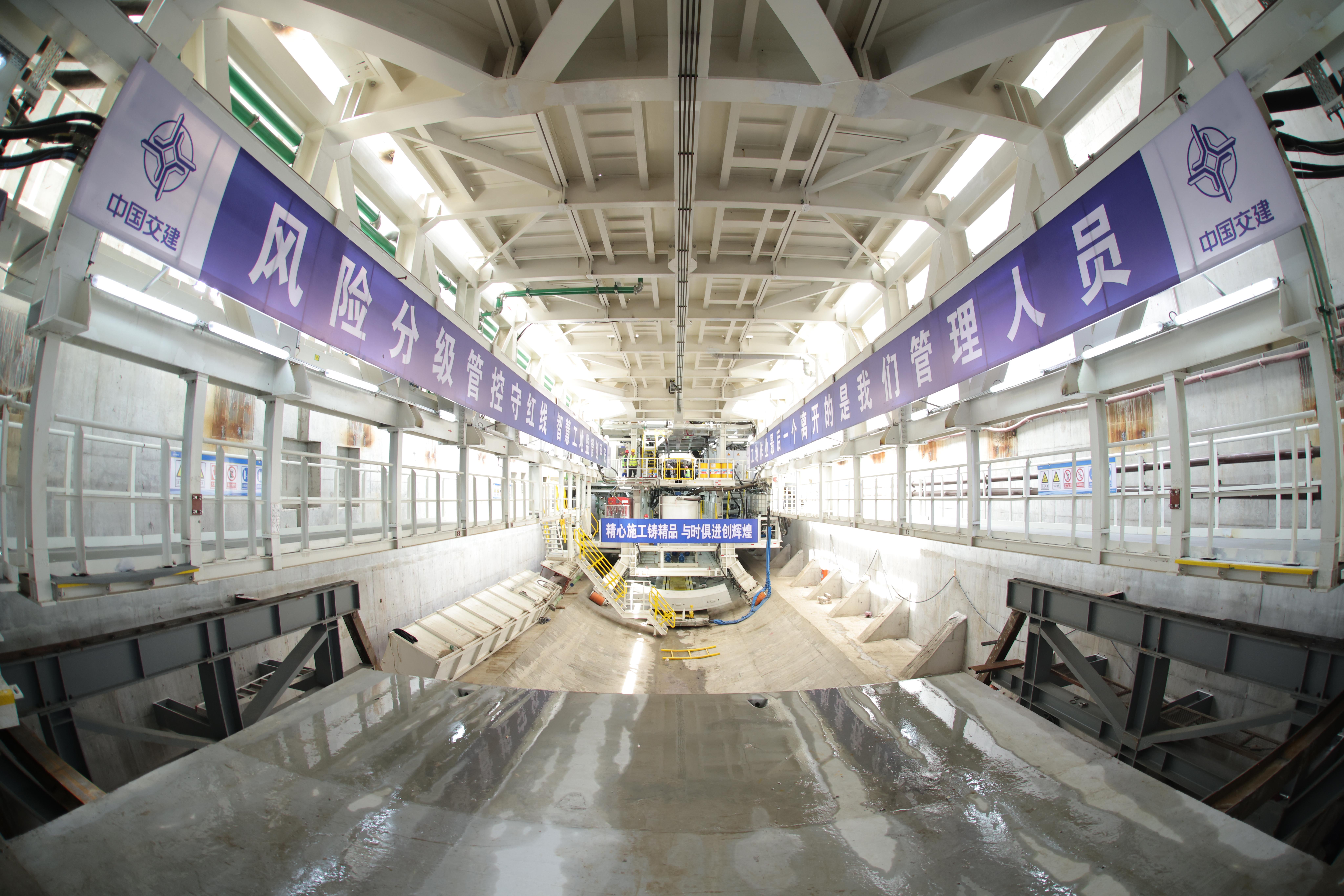 濟(jì)南穿黃隧道工程“征程號(hào)”盾構(gòu)機(jī)成功始發(fā)